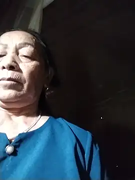 Snapshot of mouth22 chatting on June 9, 2026, 3:18 am mouth22 online show from June 9, 2026, 3:18 am