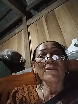 Snapshot of mouth22 chatting on July 8, 2026, 12:42 pm mouth22 online show from July 8, 2026, 12:42 pm