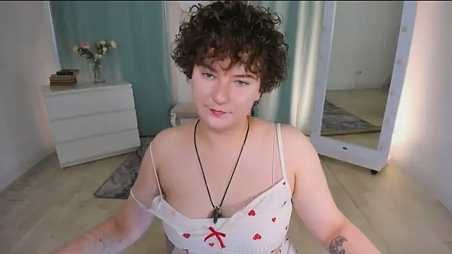 Snapshot of MelittaStorrie chatting on July 19, 2026, 6:17 am MelittaStorrie online show from July 19, 2026, 6:17 am
