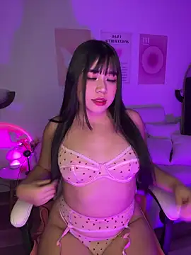 Snapshot of iEmily_ chatting on June 7, 2026, 1:10 am iEmily online show from June 7, 2026, 1:10 am