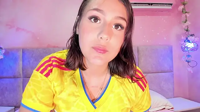 AmelieCooper online show from June 7, 2026, 7:28 pm
