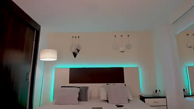 Snapshot of Sky_Loren chatting on June 13, 2026, 3:26 am Sky Loren online show from June 13, 2026, 3:26 am