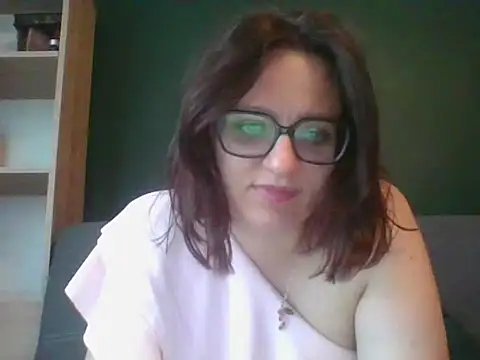 sensual paris online show from May 7, 2026, 5:35 am