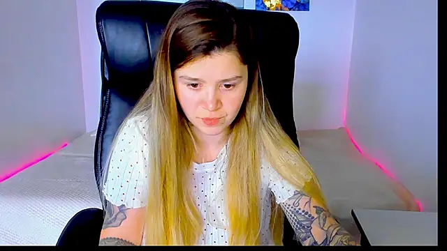 Natali Secret online show from May 16, 2026, 10:36 am