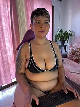 Snapshot of A_CURVY_HOT chatting on May 26, 2026, 1:18 pm A CURVY HOT online show from May 26, 2026, 1:18 pm