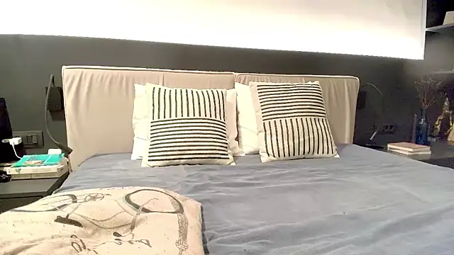 Snapshot of Peachy_ chatting on October 8, 2025, 7:50 am Peachy online show from October 8, 2025, 7:50 am