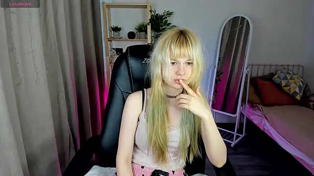 Ammelia Backerr online show from May 7, 2026, 1:22 am