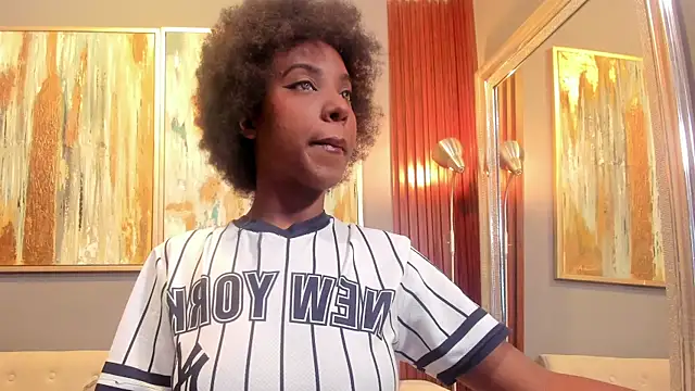 Kiara Curls online show from May 25, 2026, 11:27 am