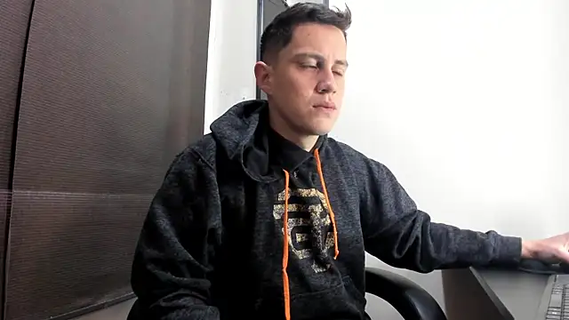Snapshot of KendricTorres chatting on May 21, 2026, 12:56 pm KendricTorres online show from May 21, 2026, 12:56 pm