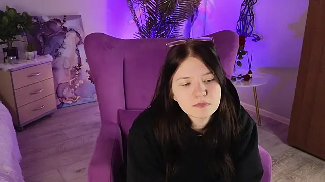 TammaraKurban online show from April 28, 2026, 1:05 pm