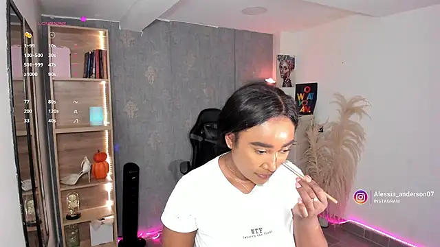 Snapshot of alessia_anderson chatting on October 28, 2025, 9:39 pm alessia anderson online show from October 28, 2025, 9:39 pm