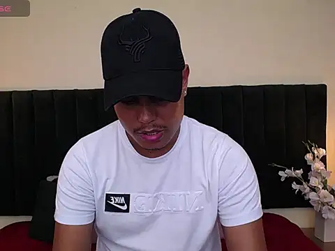noah oliver1 online show from May 7, 2026, 7:19 pm