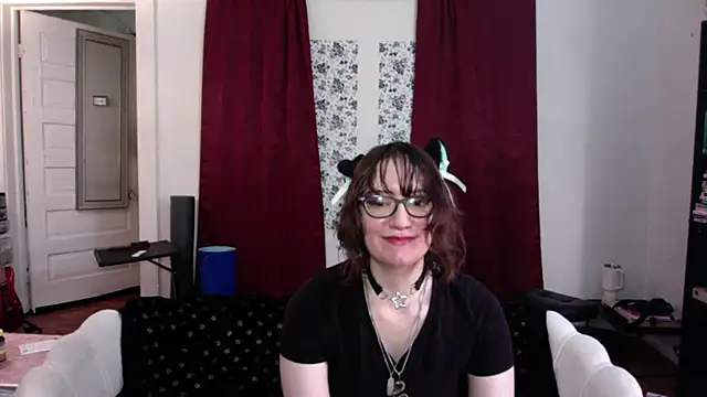 Snapshot of AnnywnBelle chatting on May 28, 2026, 8:17 pm AnnywnBelle online show from May 28, 2026, 8:17 pm