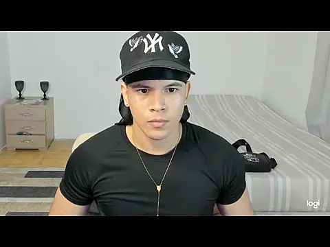 Snapshot of sant_wahlberg chatting on May 9, 2026, 10:26 pm sant wahlberg online show from May 9, 2026, 10:26 pm