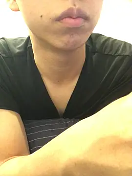Snapshot of Ona_kun chatting on July 30, 2026, 1:54 pm Ona kun online show from July 30, 2026, 1:54 pm