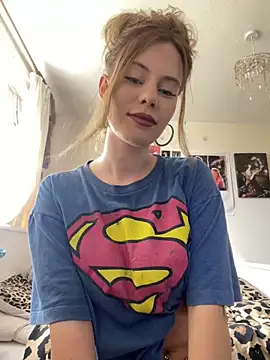 Young Lizzie online show from May 7, 2026, 1:38 pm