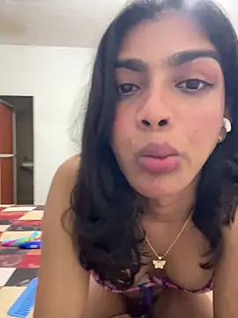 Snapshot of Mayra_xx chatting on July 28, 2026, 8:01 pm Mayra xx online show from July 28, 2026, 8:01 pm