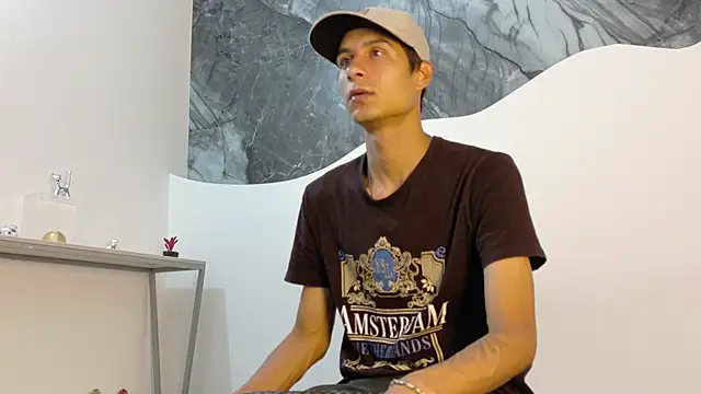 Snapshot of cameronsilverman chatting on June 17, 2026, 8:21 pm cameronsilverman online show from June 17, 2026, 8:21 pm