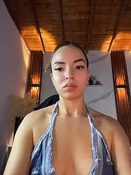Snapshot of catalina_lafer chatting on June 6, 2026, 1:38 pm catalina lafer online show from June 6, 2026, 1:38 pm