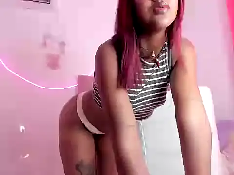 Snapshot of Lilyliv chatting on June 12, 2026, 9:14 pm Lilyliv online show from June 12, 2026, 9:14 pm