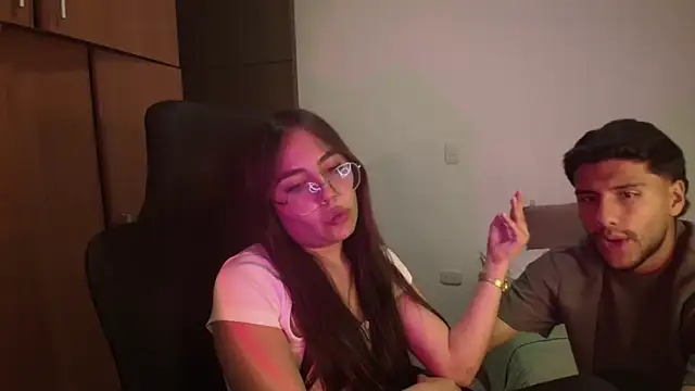 Snapshot of abbyyandmaxx chatting on May 27, 2026, 1:57 am abbyyandmaxx online show from May 27, 2026, 1:57 am