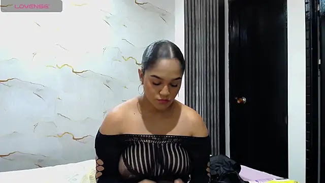 Snapshot of Liaa_cams chatting on June 26, 2026, 3:00 am Liaa cams online show from June 26, 2026, 3:00 am