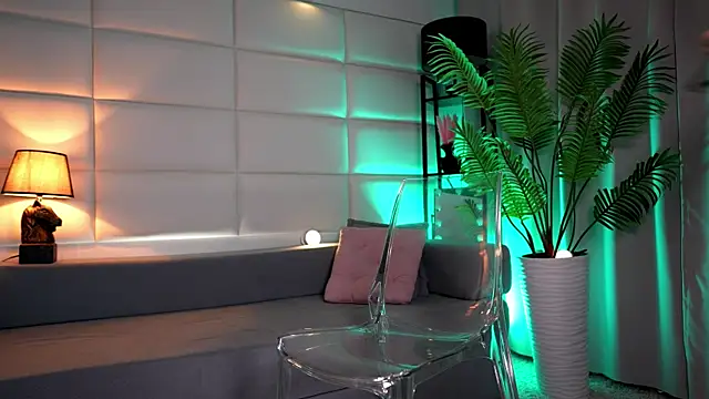 Juliadragon online show from November 10, 2025, 2:21 am