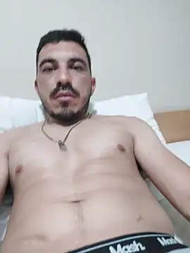 Valmorleandro21 online show from June 3, 2026, 4:48 am