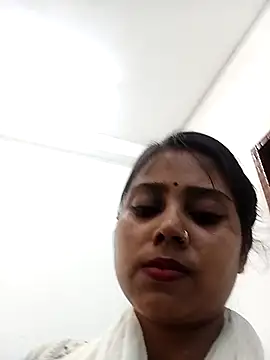 Snapshot of Simmi-00 chatting on May 8, 2026, 4:18 am Simmi-00 online show from May 8, 2026, 4:18 am