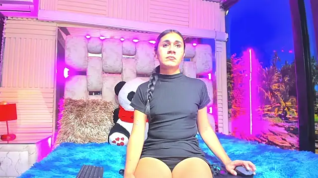MahiaraHot online show from June 12, 2026, 1:54 pm