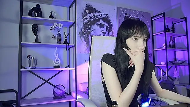 Snapshot of SeraphineSparda chatting on June 12, 2026, 11:42 am SeraphineSparda online show from June 12, 2026, 11:42 am