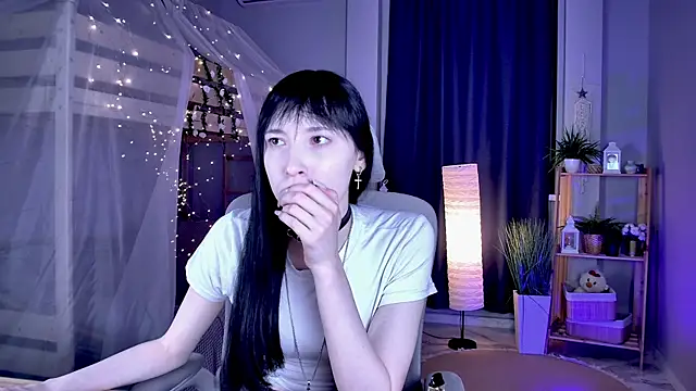 Snapshot of SeraphineSparda chatting on June 16, 2026, 11:24 am SeraphineSparda online show from June 16, 2026, 11:24 am