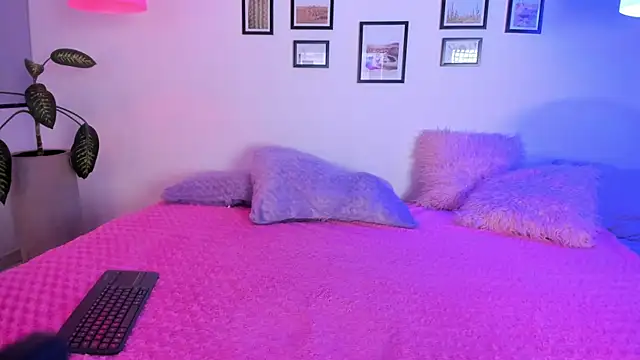 Kendaall sweet online show from June 4, 2026, 3:12 am
