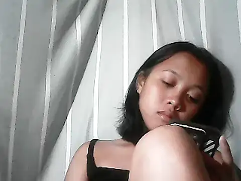 Snapshot of Yours_AsianPinayGirl18 chatting on June 10, 2026, 9:46 pm Yours AsianPinayGirl18 online show from June 10, 2026, 9:46 pm