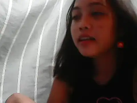 Snapshot of Yours_AsianPinayGirl18 chatting on June 22, 2026, 6:43 am Yours AsianPinayGirl18 online show from June 22, 2026, 6:43 am