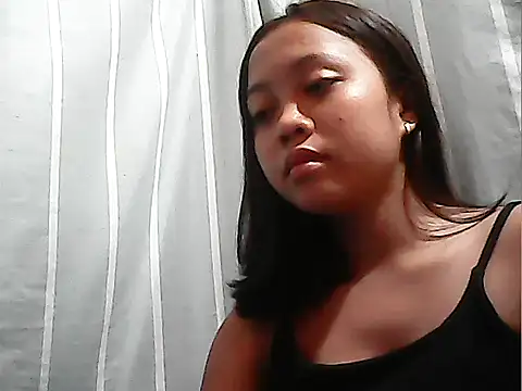 Snapshot of Yours_AsianPinayGirl18 chatting on June 28, 2026, 12:27 am Yours AsianPinayGirl18 online show from June 28, 2026, 12:27 am