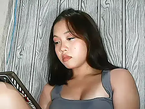 Snapshot of Yours_AsianPinayGirl18 chatting on July 31, 2026, 10:36 am Yours AsianPinayGirl18 online show from July 31, 2026, 10:36 am