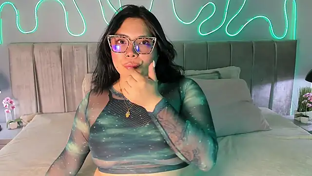 Amarisse sides online show from May 7, 2026, 3:12 am