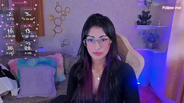 mia smoke  online show from June 10, 2026, 3:33 pm