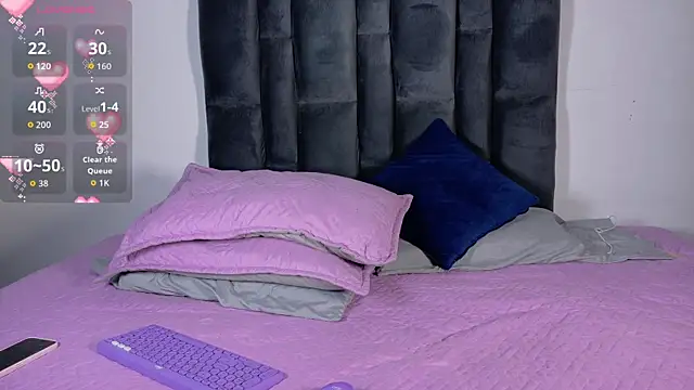 Snapshot of little_bonniie chatting on August 6, 2026, 8:11 pm little bonniie online show from August 6, 2026, 8:11 pm