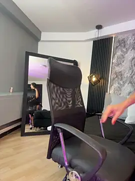 Laurent Milf online show from May 30, 2026, 6:49 pm