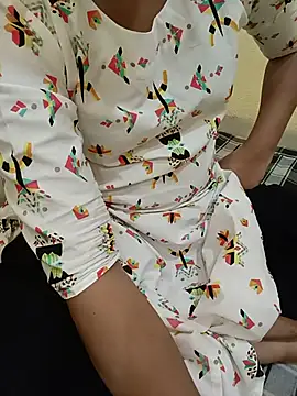 Seema yadav01 online show from July 19, 2026, 6:28 am