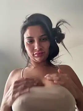Miss juicybabes online show from June 1, 2026, 1:46 pm