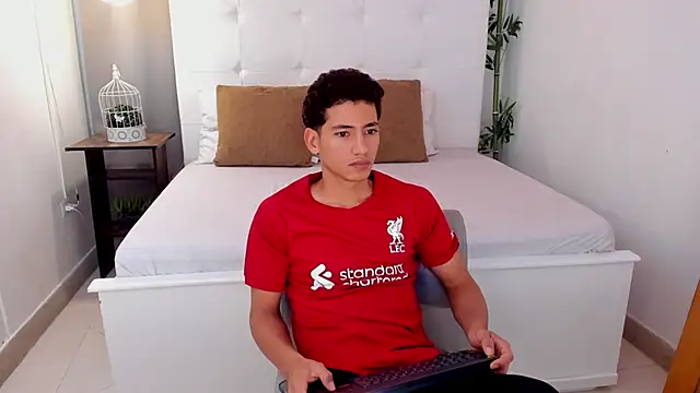 Alejo-and-Thiago online show from June 16, 2026, 12:19 pm