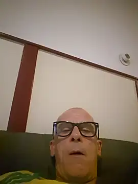 segurosex73 online show from June 24, 2026, 8:19 pm