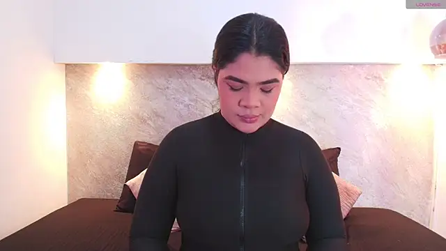 Snapshot of Emma__becket1 chatting on June 11, 2026, 1:38 am Emma becket1 online show from June 11, 2026, 1:38 am