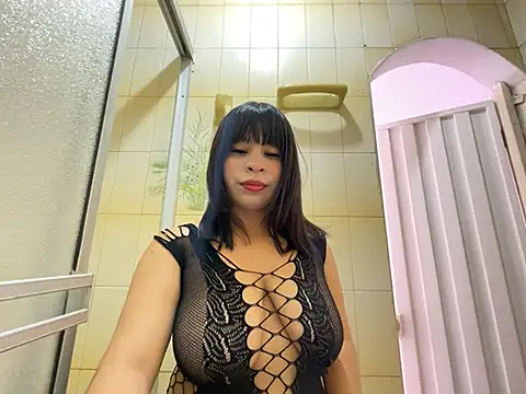 luna silk  online show from May 28, 2026, 6:49 pm