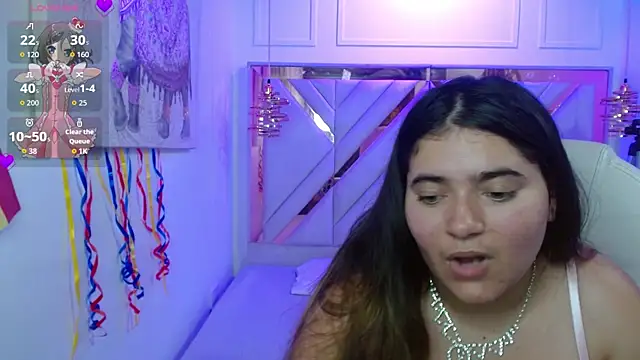 Laurha  online show from July 8, 2026, 7:40 pm