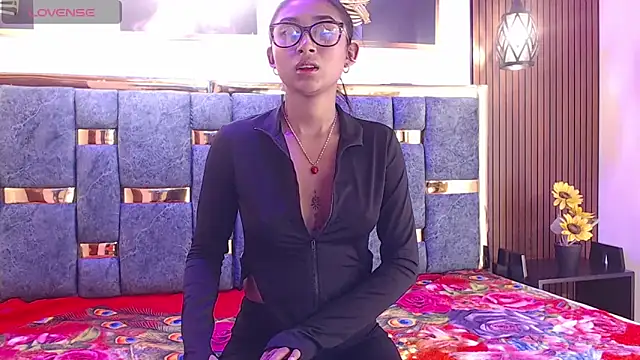 Mia konor06 online show from May 28, 2026, 11:07 am