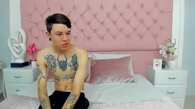 Snapshot of SarahDoll__ chatting on July 1, 2026, 2:40 pm SarahDoll online show from July 1, 2026, 2:40 pm